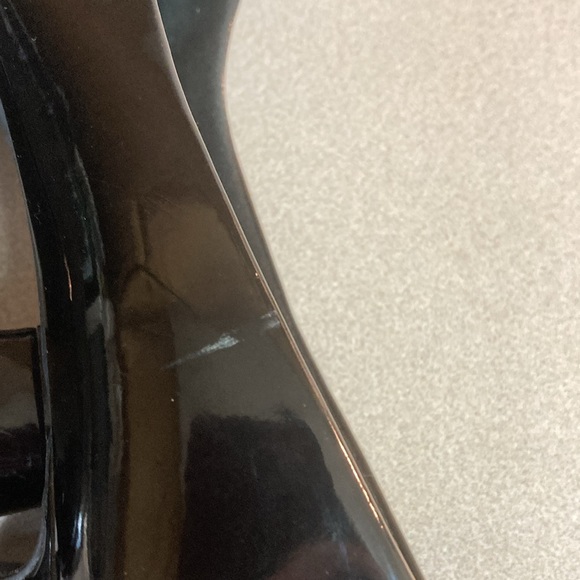 Torts Caliente size 11M black patent leather pumps 2 1/2” heels - preowned - Picture 5 of 11